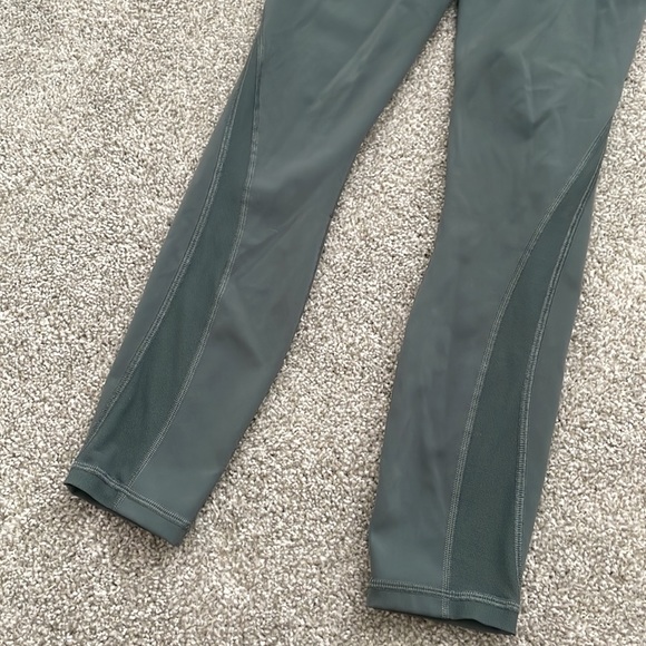 Lululemon high rise leggings - Picture 4 of 5